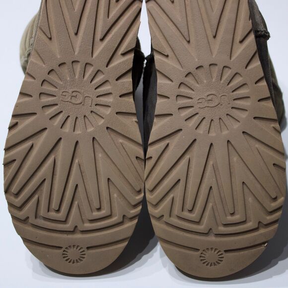 UGG Australia Classic Short II Shearling Winter Boot Bootie Brown Women's Size 8 - Picture 14 of 16